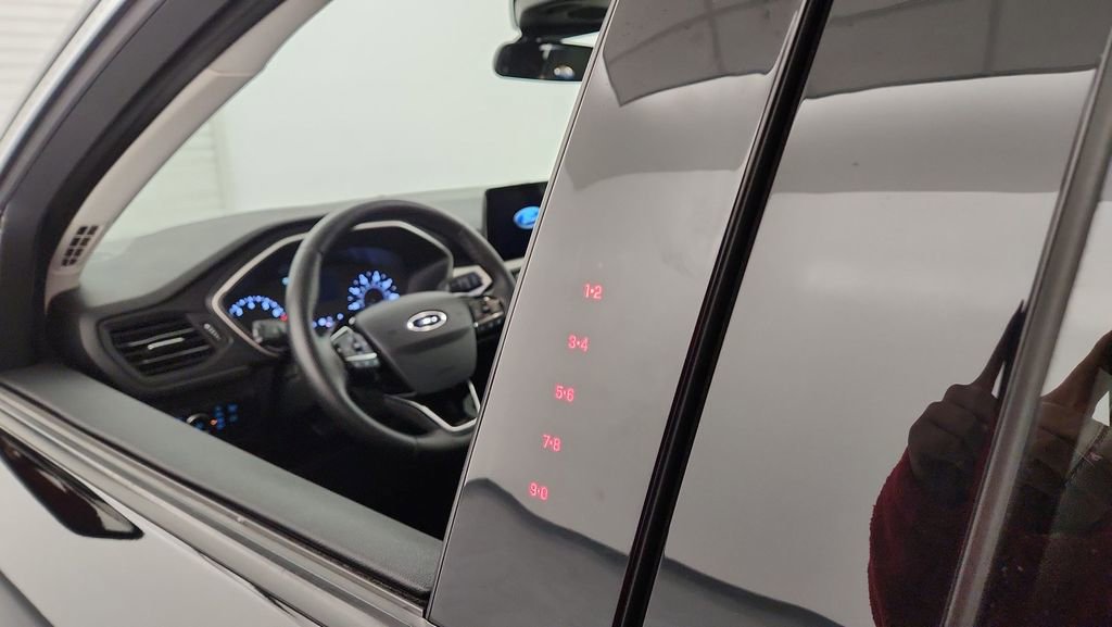 Used 2022 Ford Escape SEL image 24