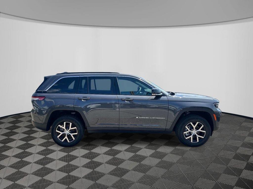 Used 2025 Jeep Grand Cherokee Limited AWD/4WD image 7