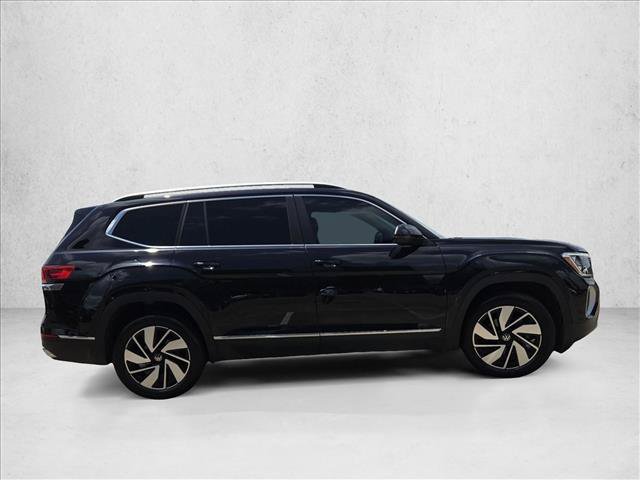 Used 2024 Volkswagen Atlas SEL AWD/4WD image 4