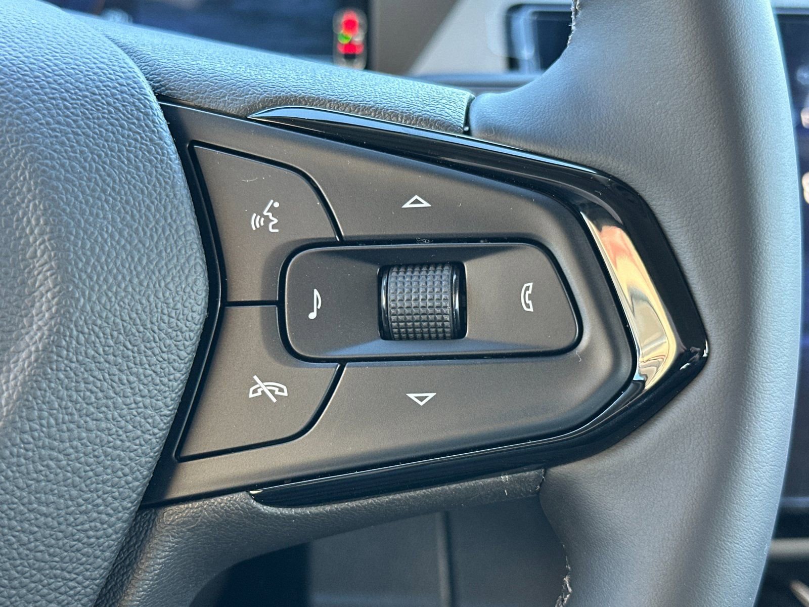 New 2027 Chevrolet Bolt LT w/ Comfort Package image 27