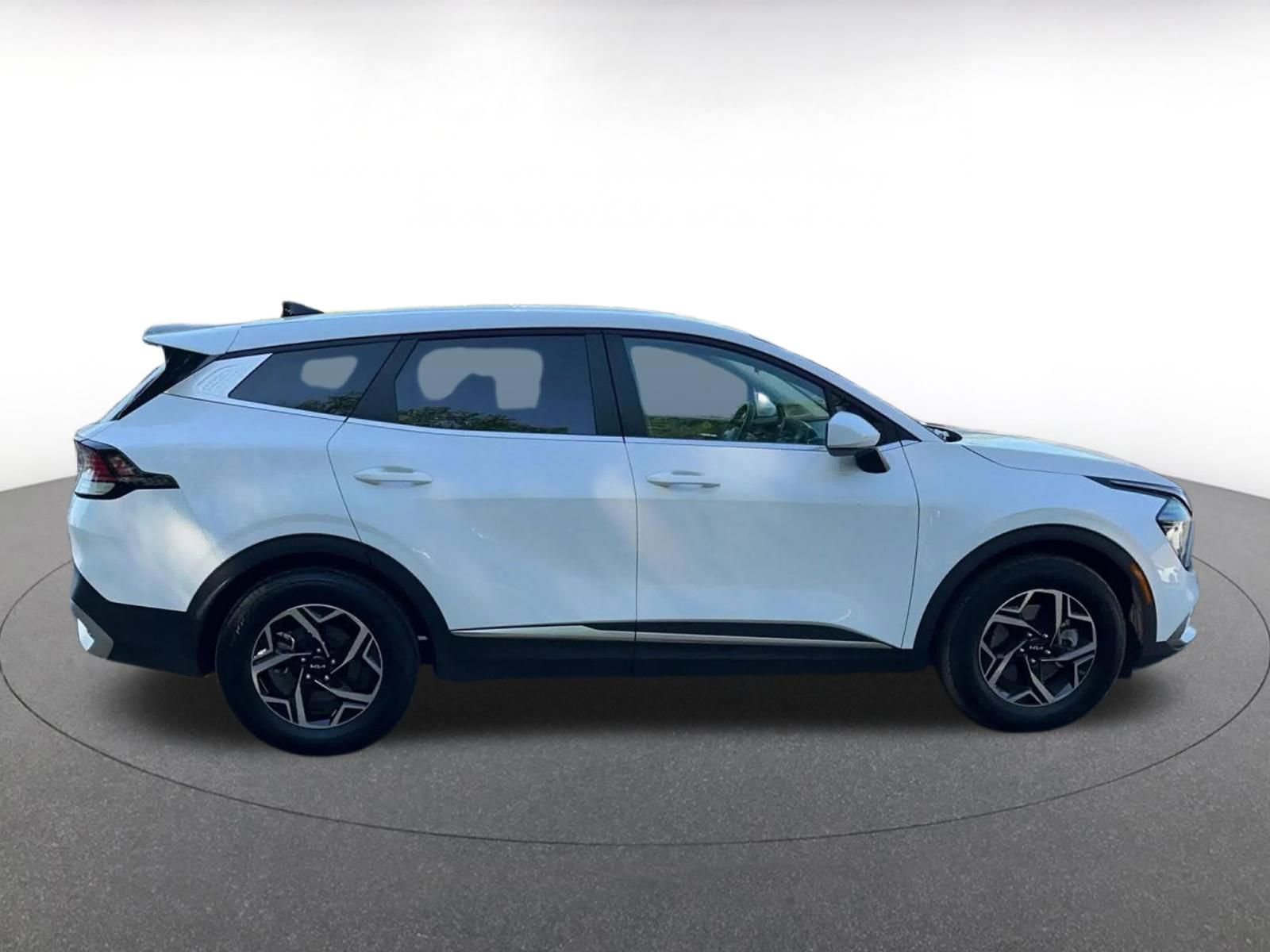 Used 2025 Kia Sportage LX FWD image 16