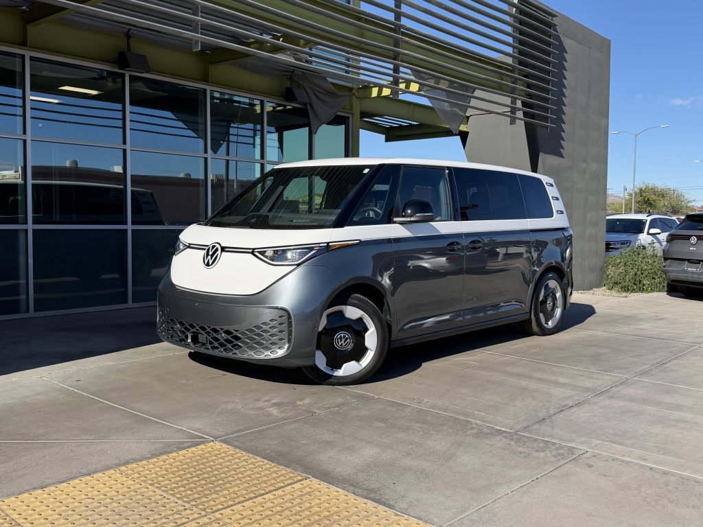 Used 2025 Volkswagen ID. Buzz Pro S Plus image 1