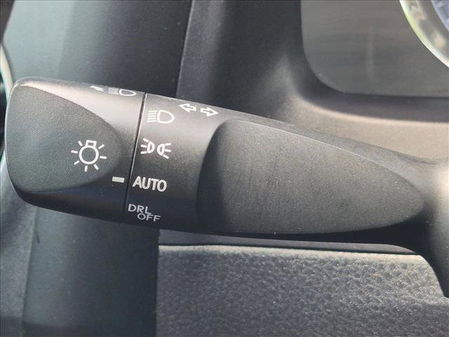Used 2017 Toyota Corolla LE FWD image 6