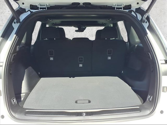 New 2025 Jeep Grand Cherokee Laredo X w/ Luxury Tech Group I image 3