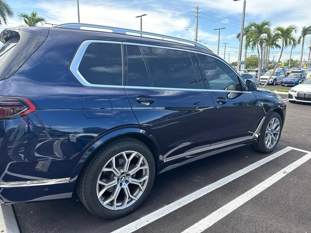 Used 2025 BMW X7 xDrive40i w/ Executive Package AWD/4WD image 9
