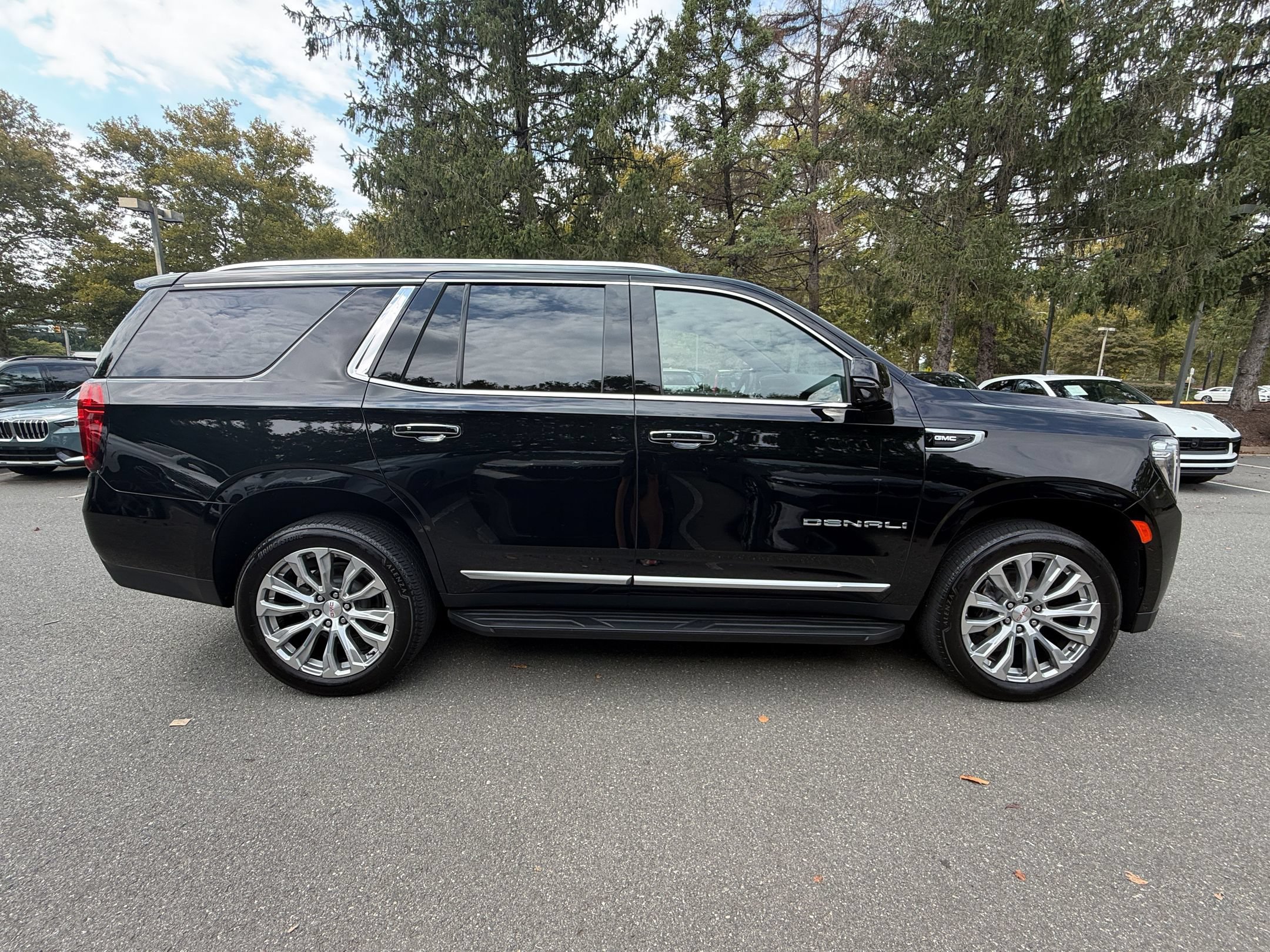 Used 2024 GMC Yukon Denali AWD/4WD image 8