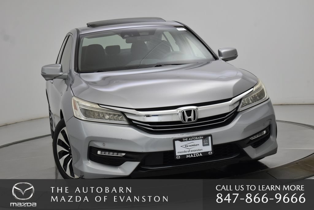 Used 2017 Honda Accord Touring image 4