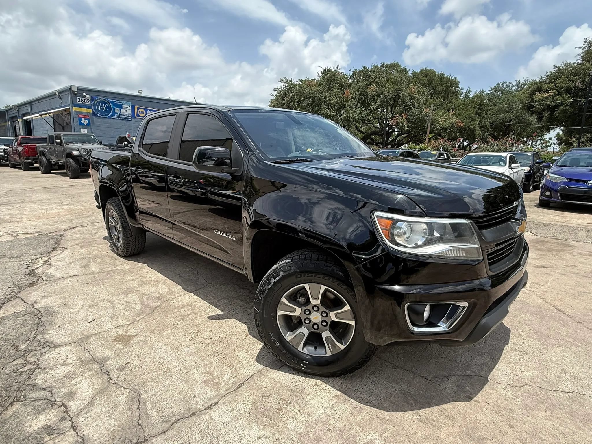 Used 2020 Chevrolet Colorado Z71 AWD/4WD image 1