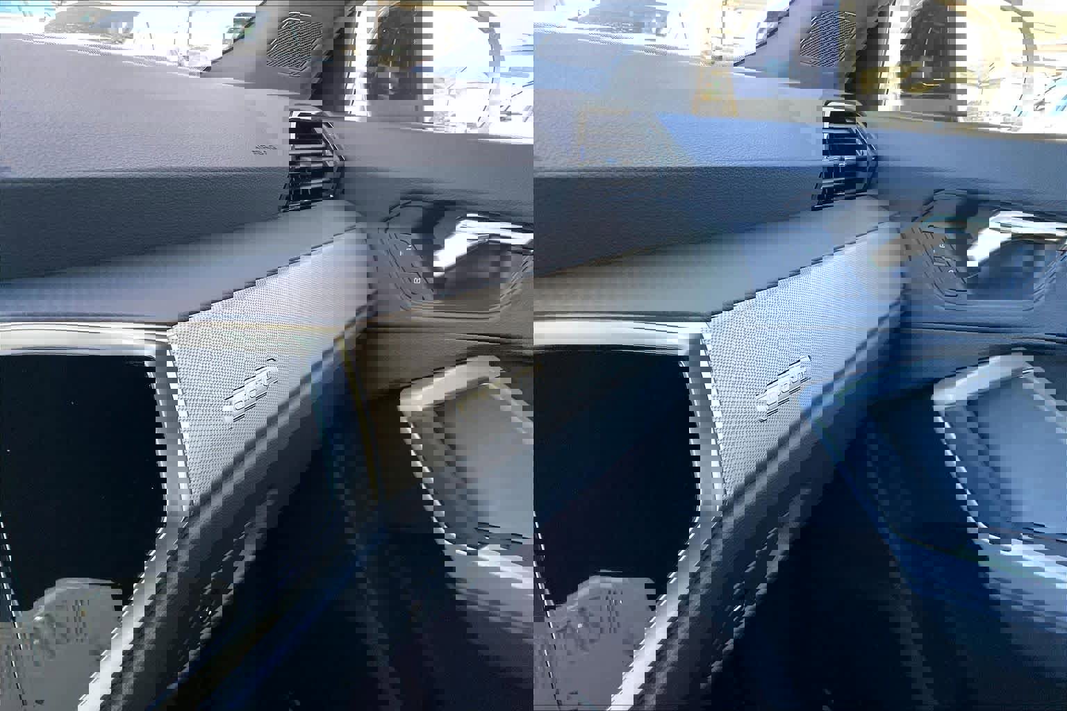 Certified 2025 Audi Q3 2.0T Premium w/ Convenience Package image 34