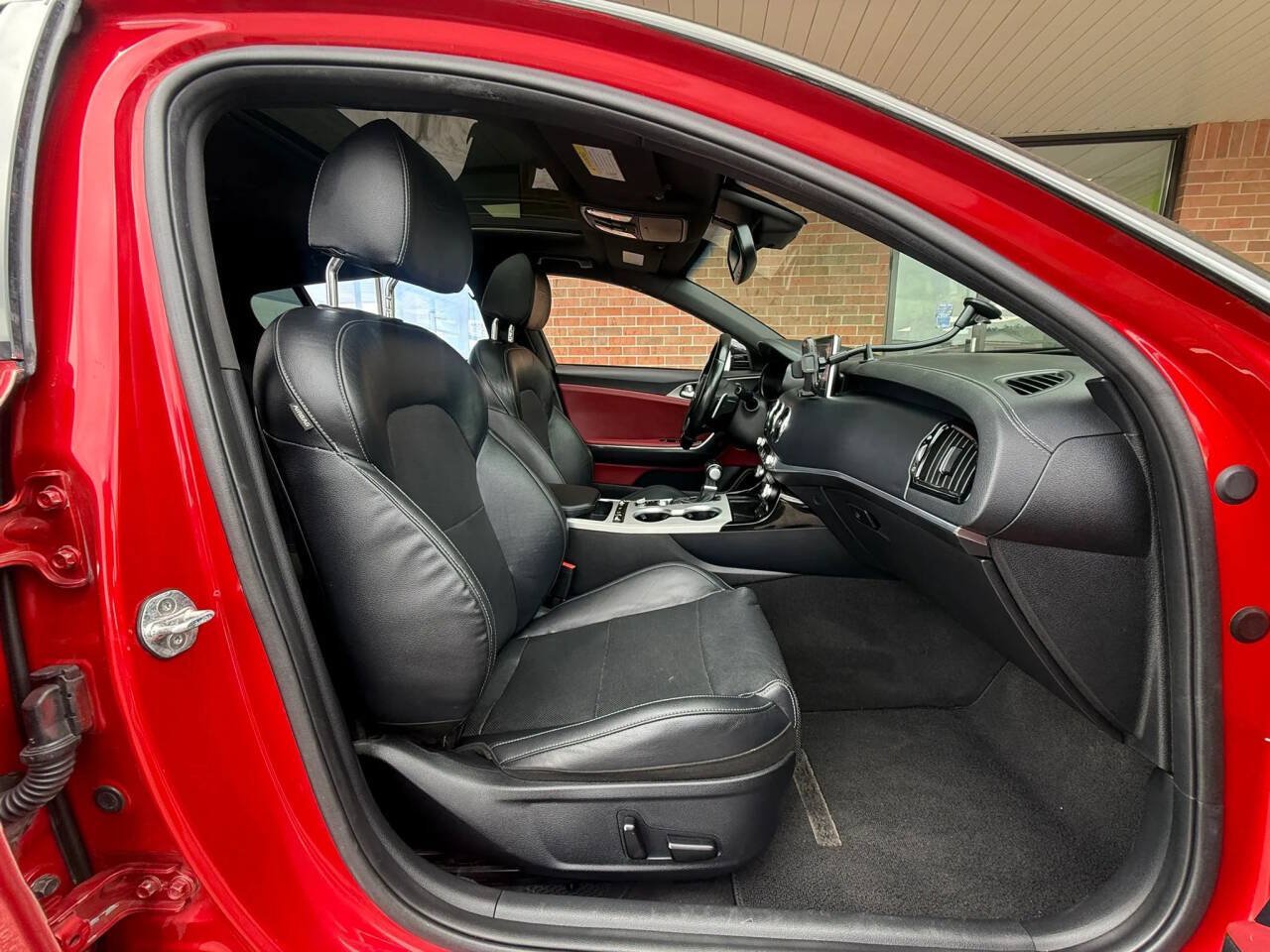 Used 2020 Kia Stinger GT1 AWD/4WD image 19