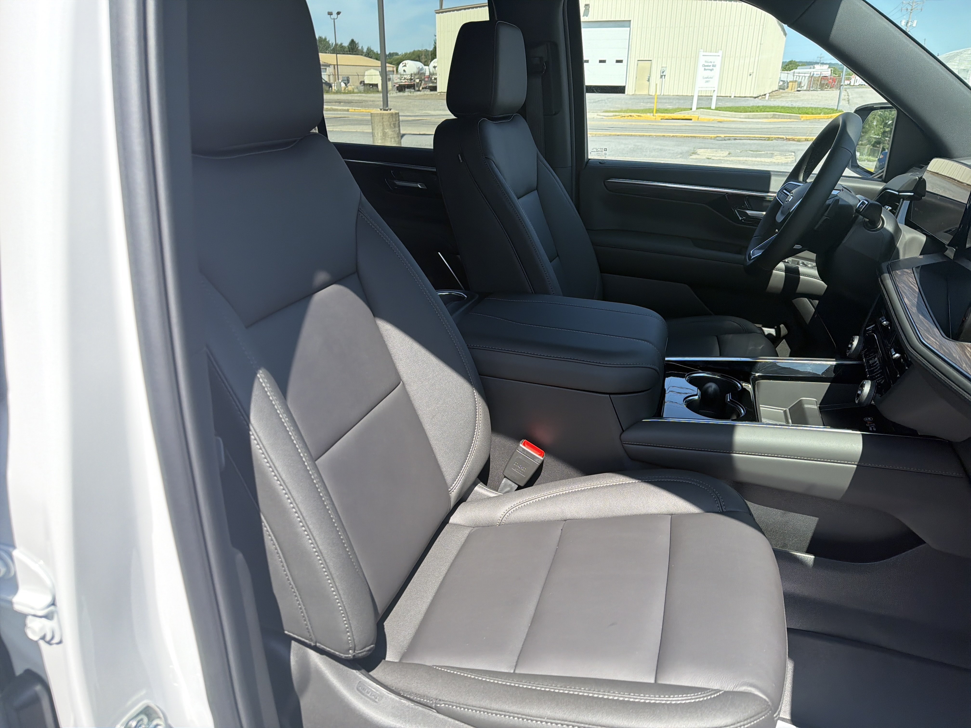 New 2026 Chevrolet Tahoe LT w/ Comfort Package AWD/4WD image 8