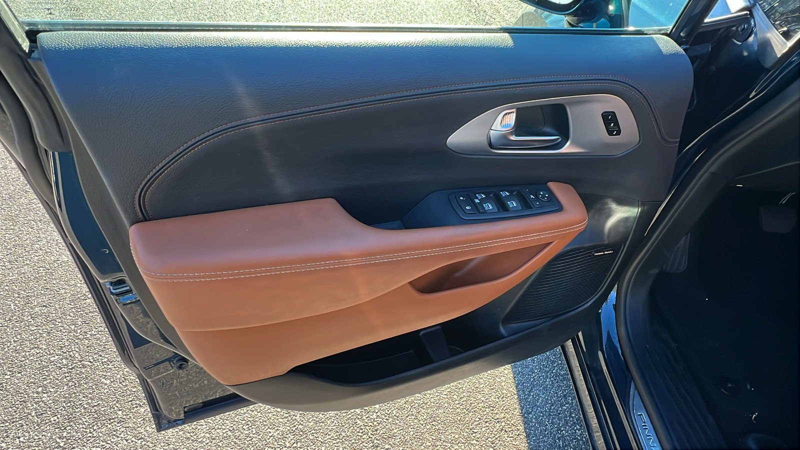 Certified 2024 Chrysler Pacifica Pinnacle image 15