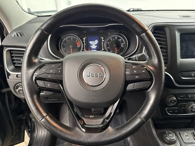 Used 2020 Jeep Cherokee Latitude Plus AWD/4WD image 29