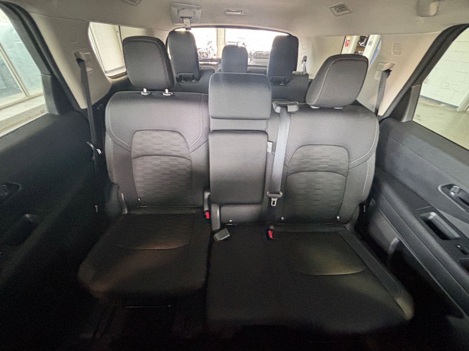 Used 2025 Nissan Pathfinder SV image 41