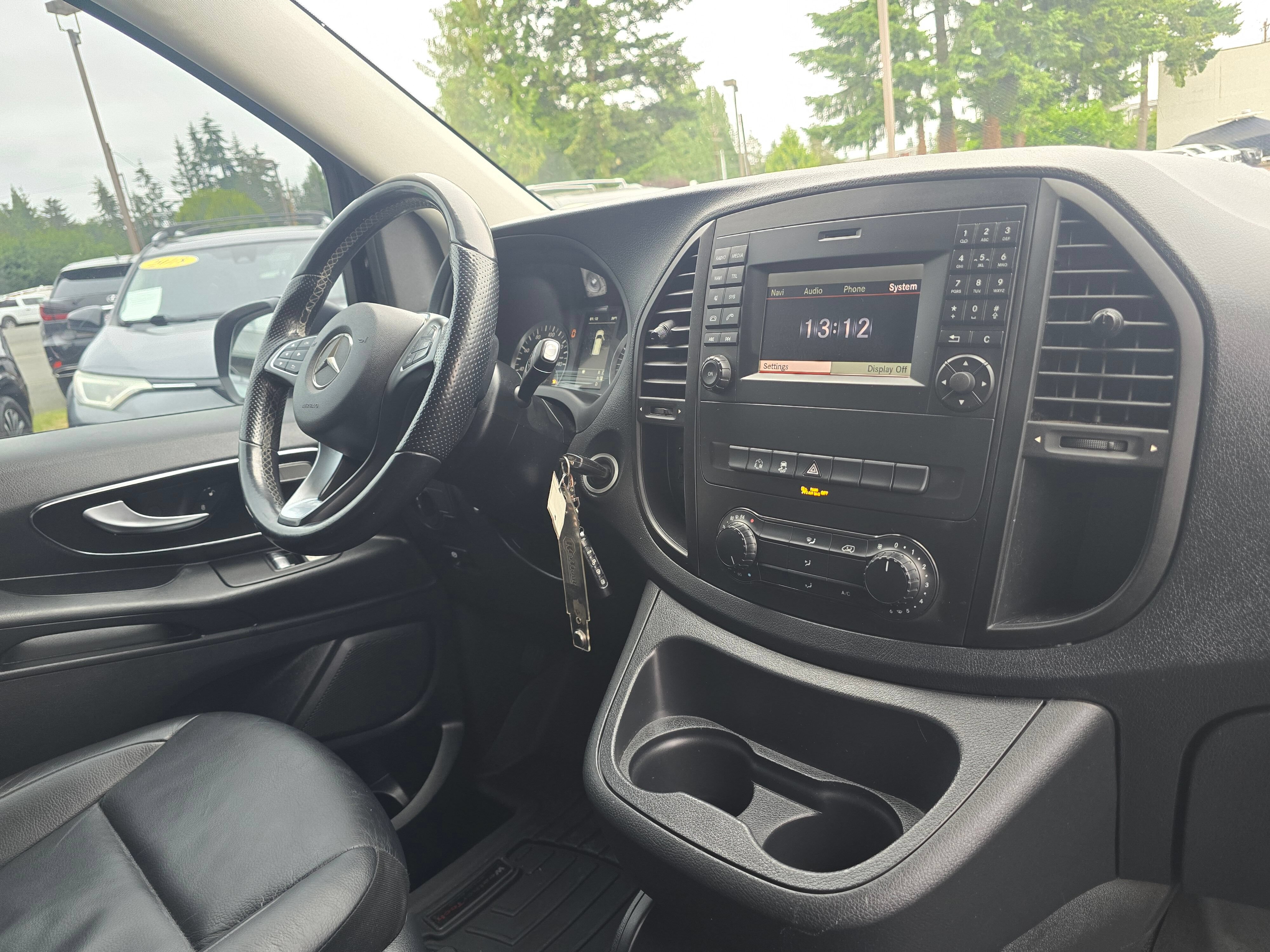 Used 2017 Mercedes-Benz Metris image 10
