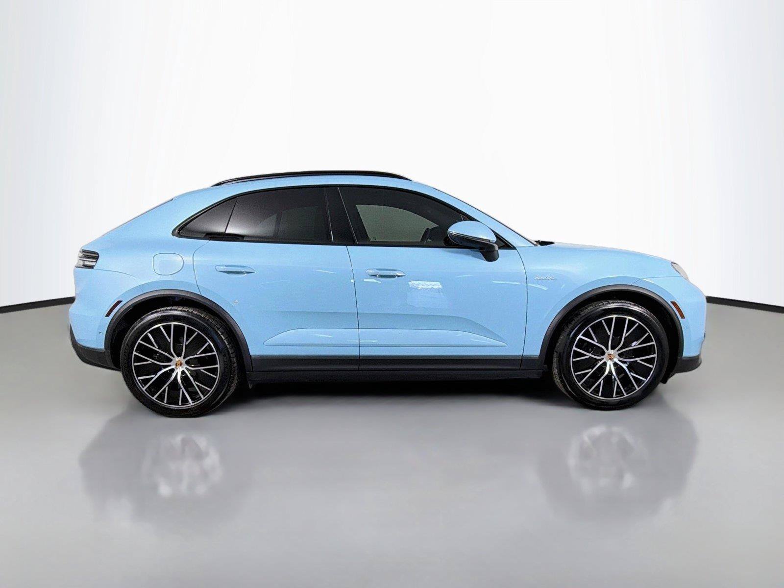 Certified 2026 Porsche Macan Electric RWD image 8