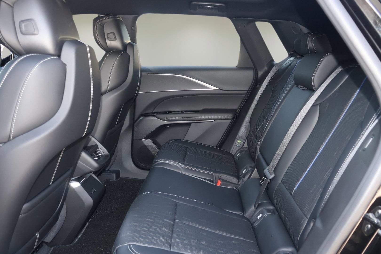 New 2026 Cadillac Lyriq Sport image 13