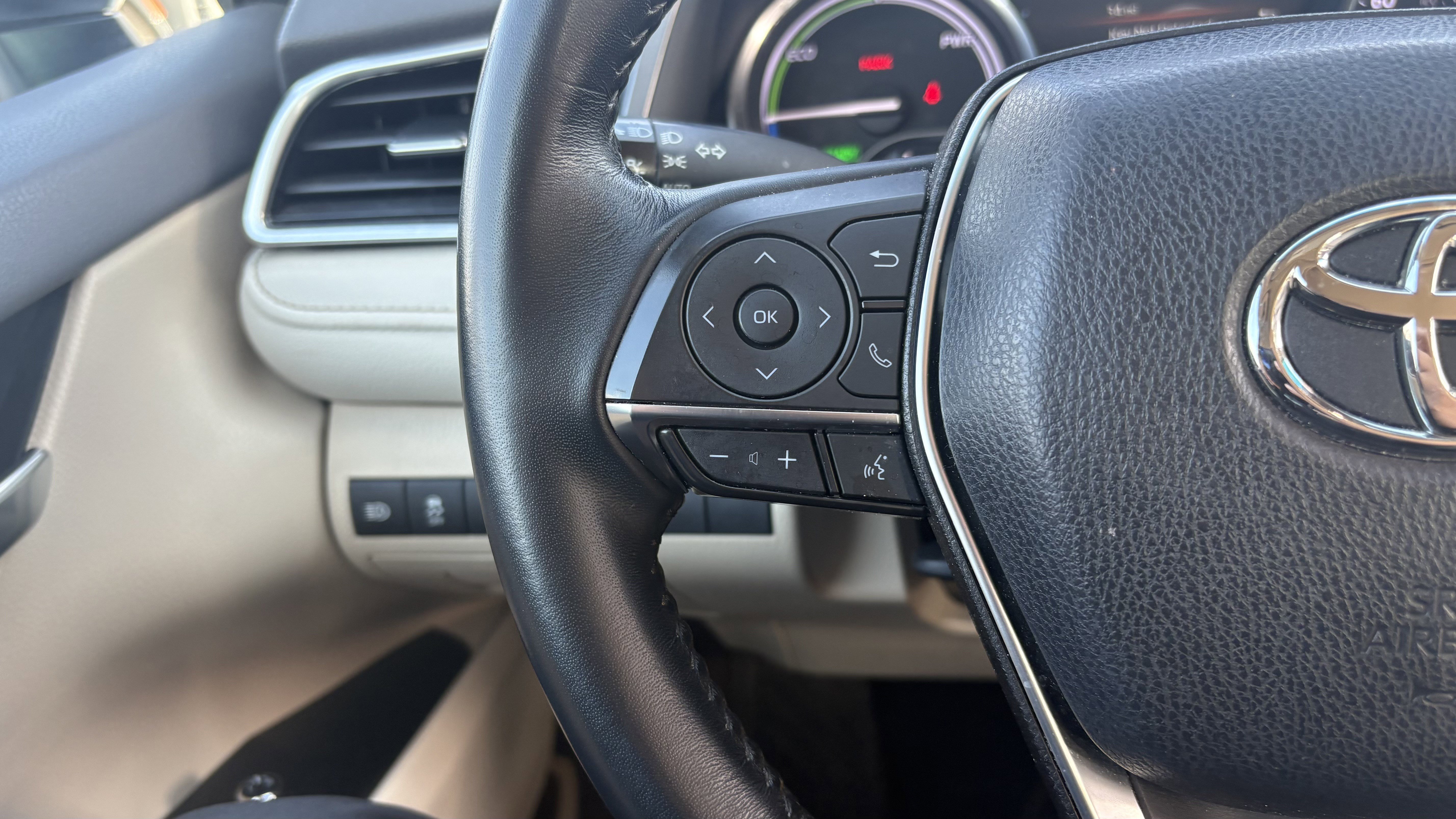 Used 2018 Toyota Camry XLE image 20