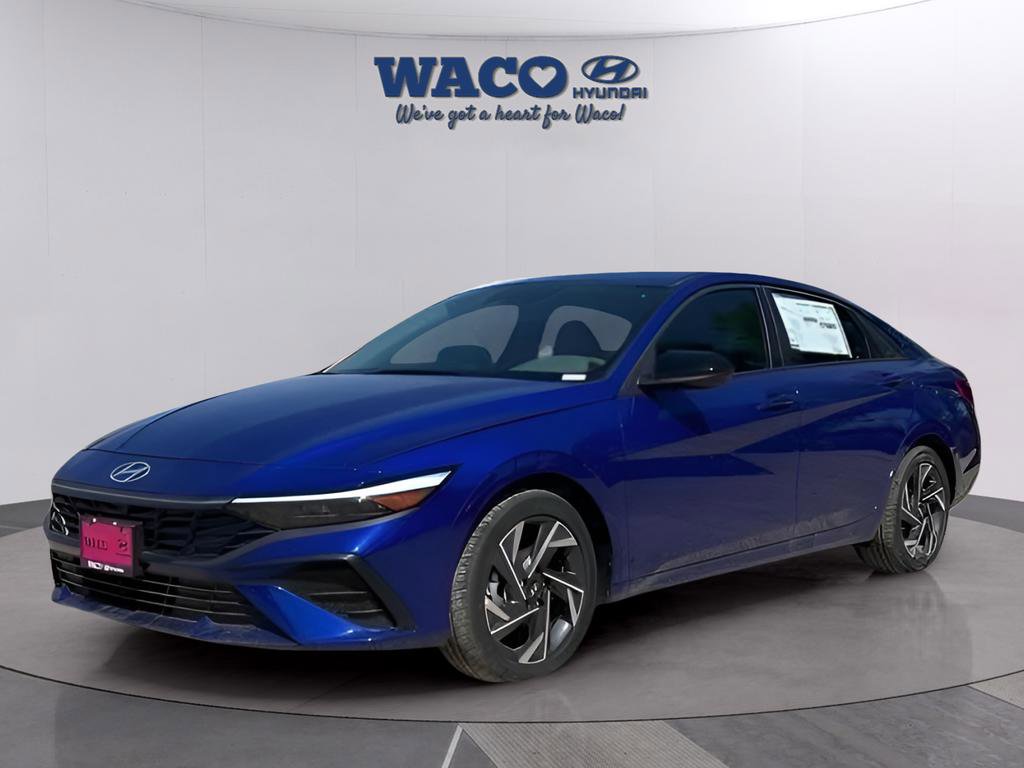 Used 2025 Hyundai Elantra Sport image 3