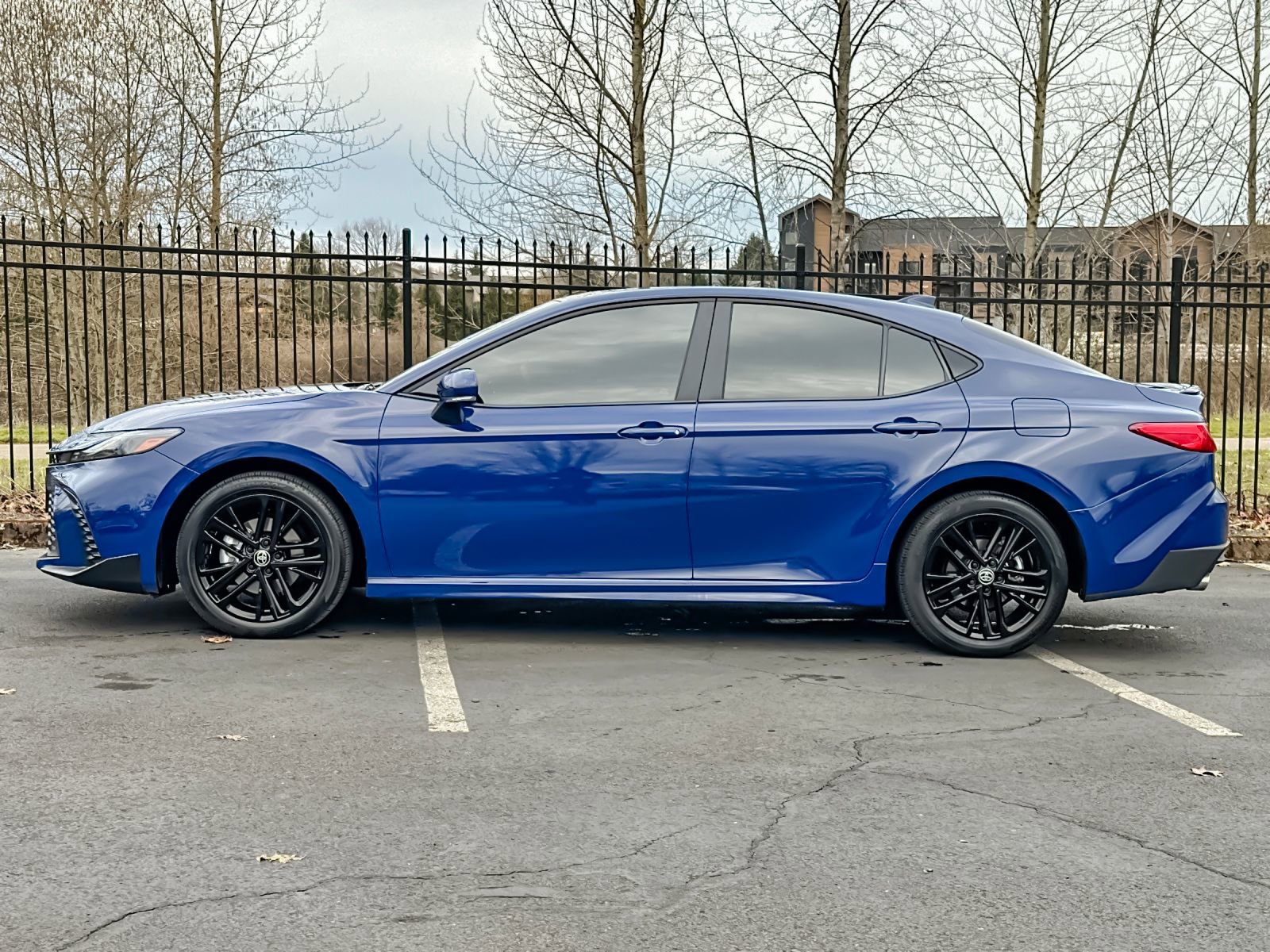 Used 2025 Toyota Camry SE w/ Multimedia Upgrade Package image 6