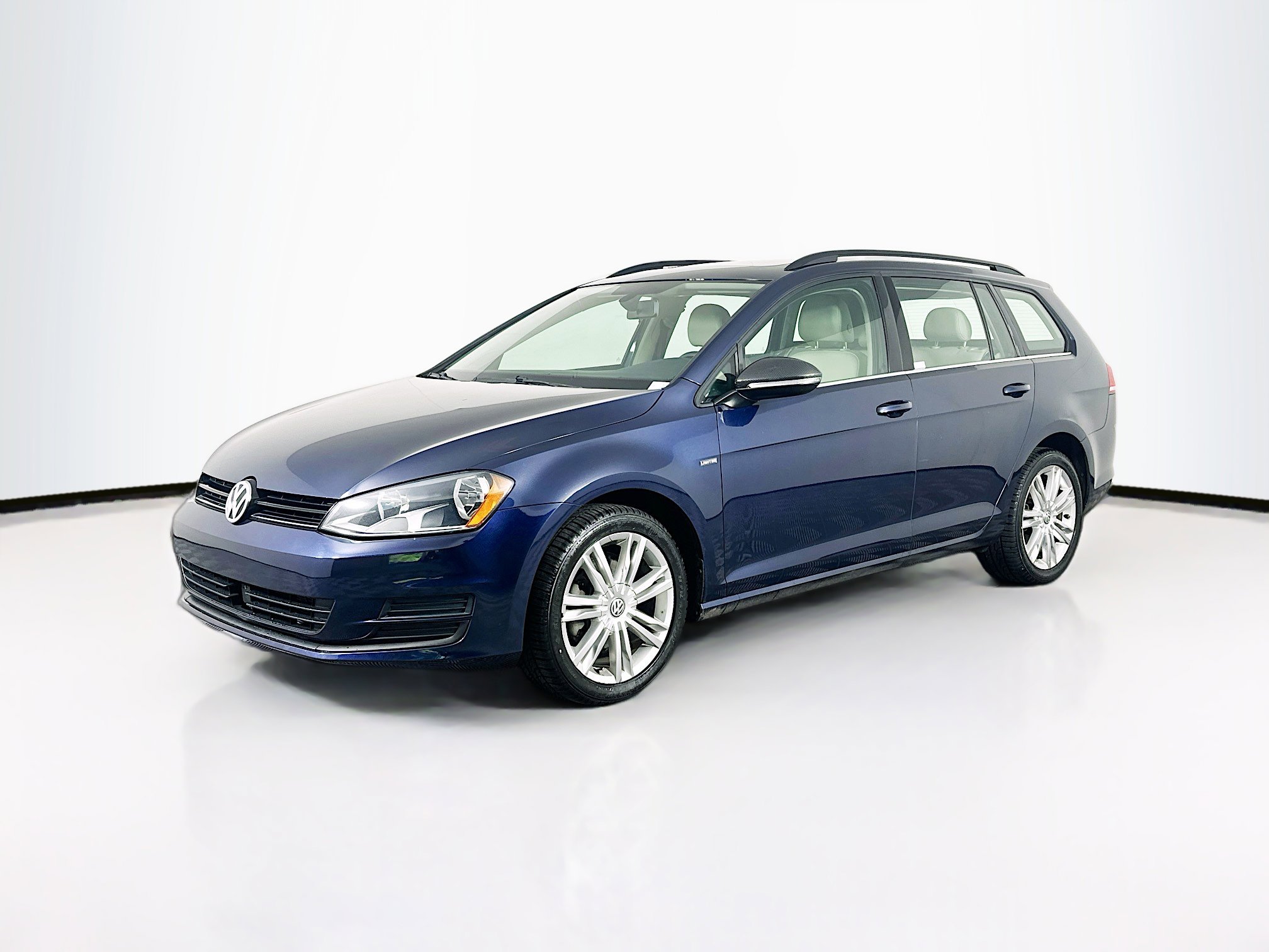 Used 2016 Volkswagen Golf Limited Edition image 3