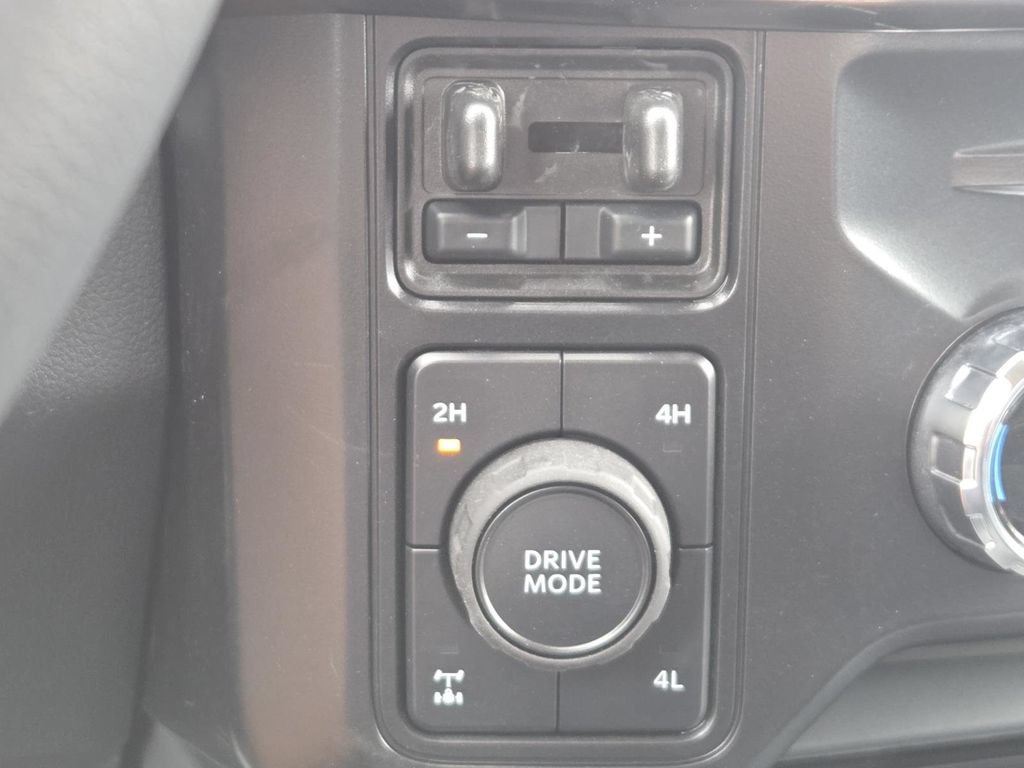 Used 2026 Ford F350 Lariat w/ Black Appearance Package AWD/4WD image 5