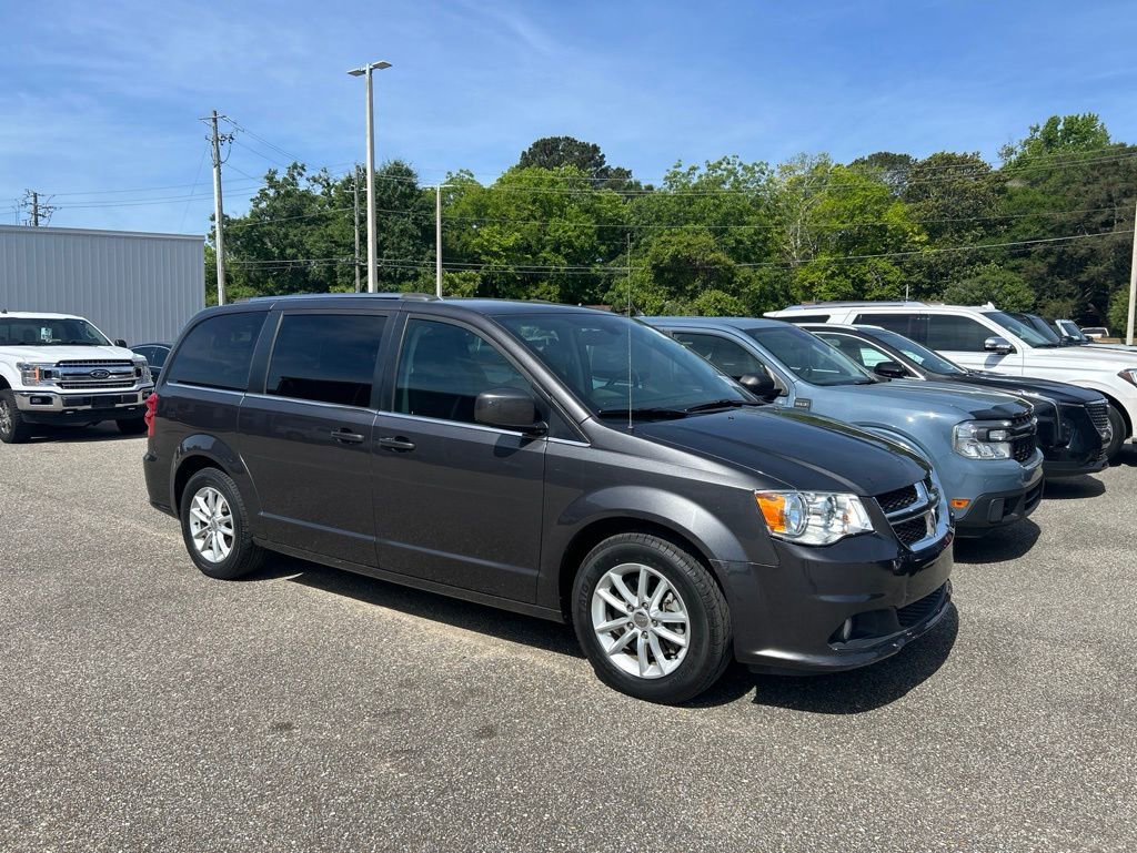 Used 2019 Dodge Grand Caravan SXT FWD image 2
