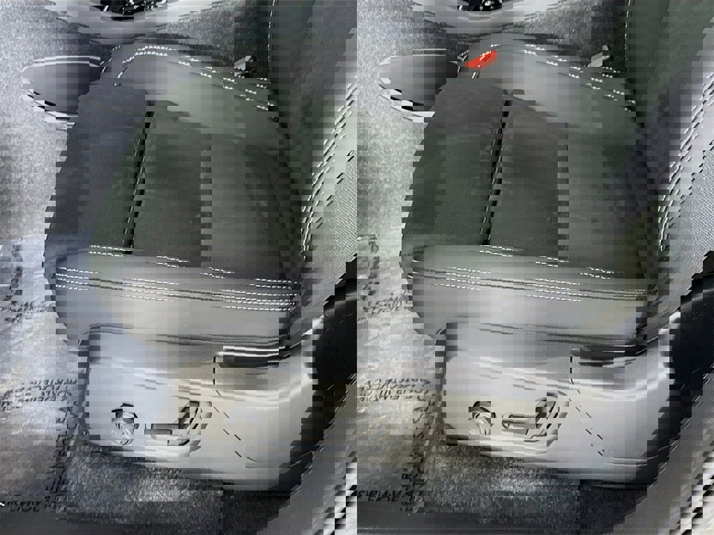 Certified 2024 Volvo XC40 Recharge Plus w/ Protection Package Premier image 19