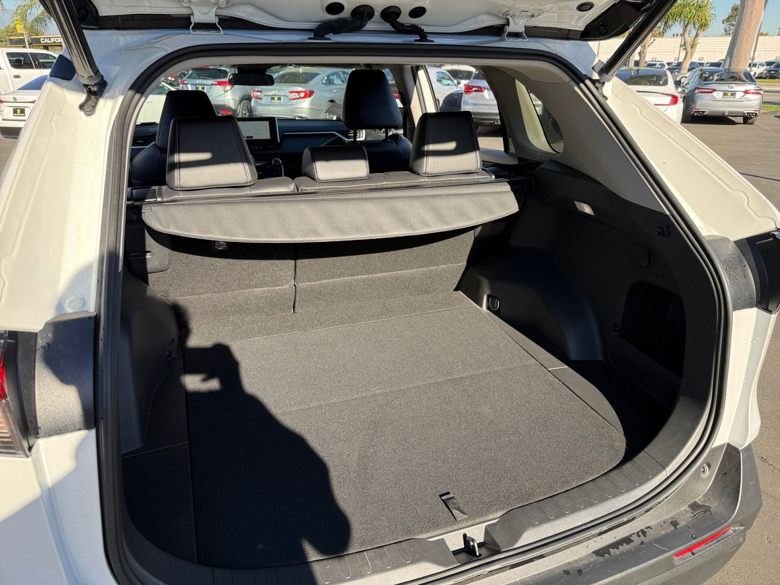 Used 2023 Toyota RAV4 XLE Premium image 21