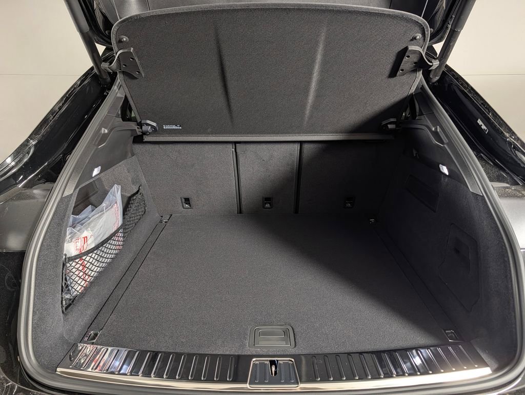 New 2026 Porsche Cayenne Coupe AWD/4WD image 17