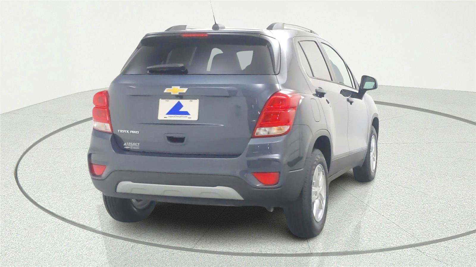 Used 2022 Chevrolet Trax LT w/ Driver Confidence Package AWD/4WD image 2