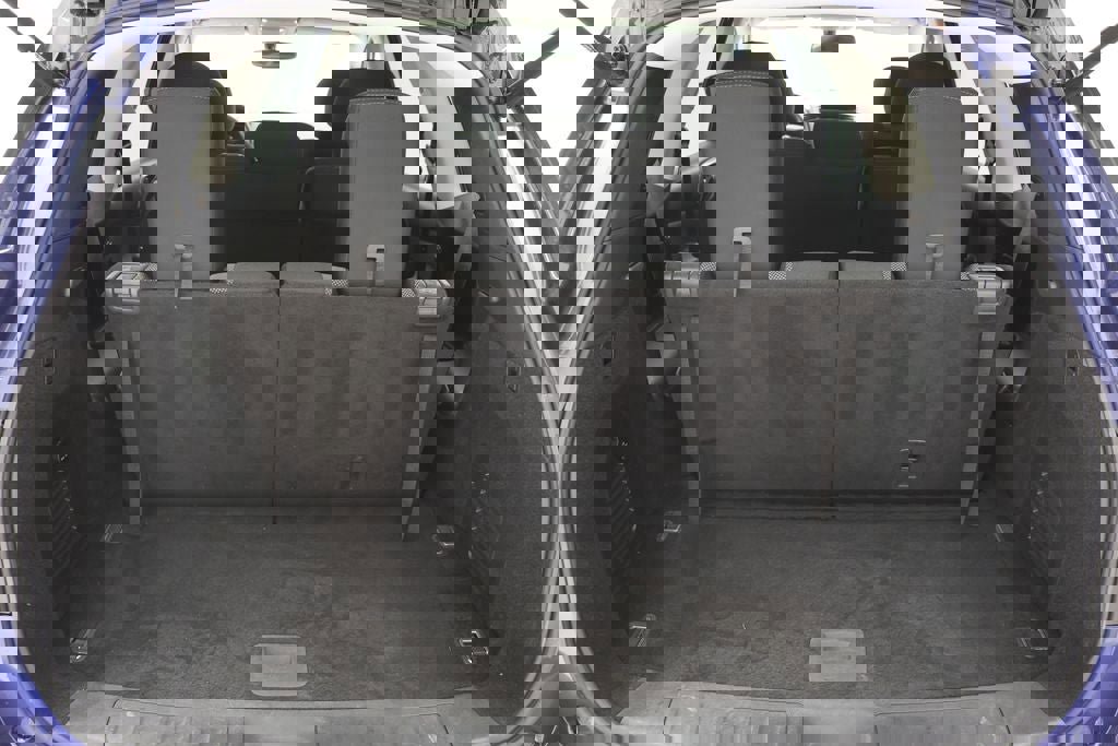 Used 2020 Nissan Pathfinder SV image 31