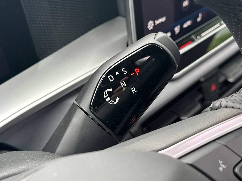 New 2026 Volkswagen Tiguan SE R-Line AWD/4WD image 23