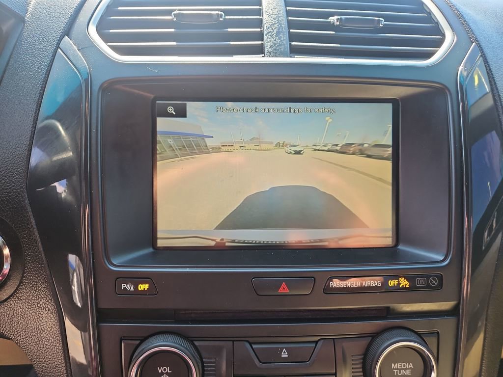 Used 2016 Ford Explorer XLT w/ Equipment Group 202A image 26