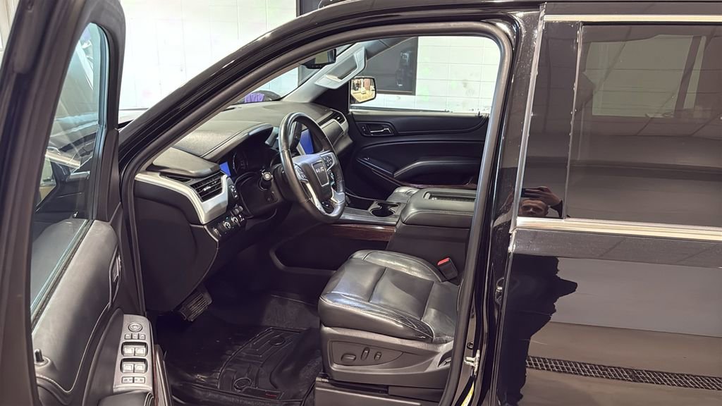 Used 2017 GMC Yukon XL SLT w/ HD Trailering Package AWD/4WD image 24