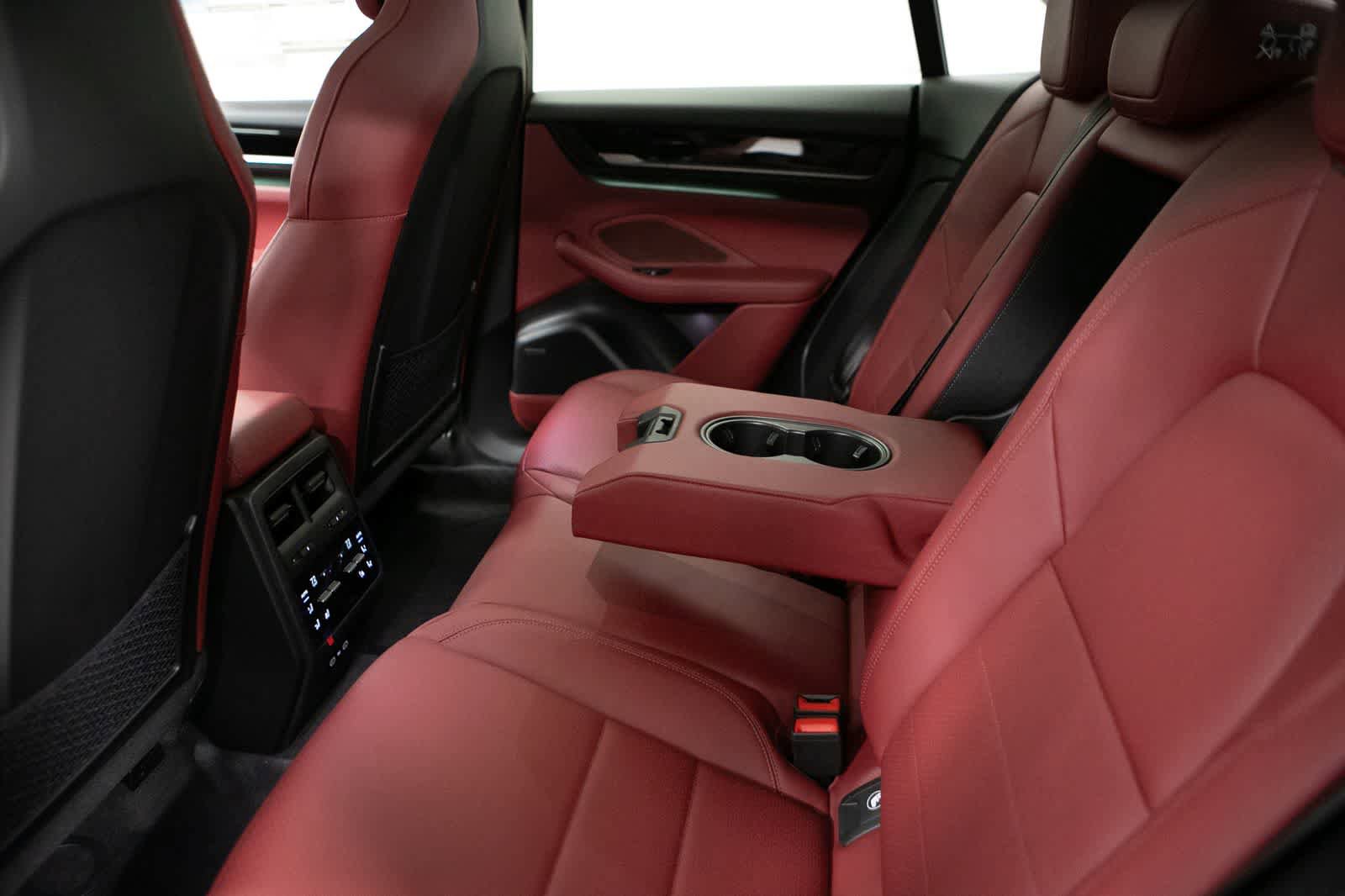 New 2026 Porsche Macan Electric RWD image 35