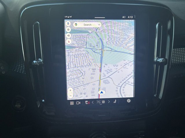 Certified 2025 Volvo XC40 B5 Plus image 23