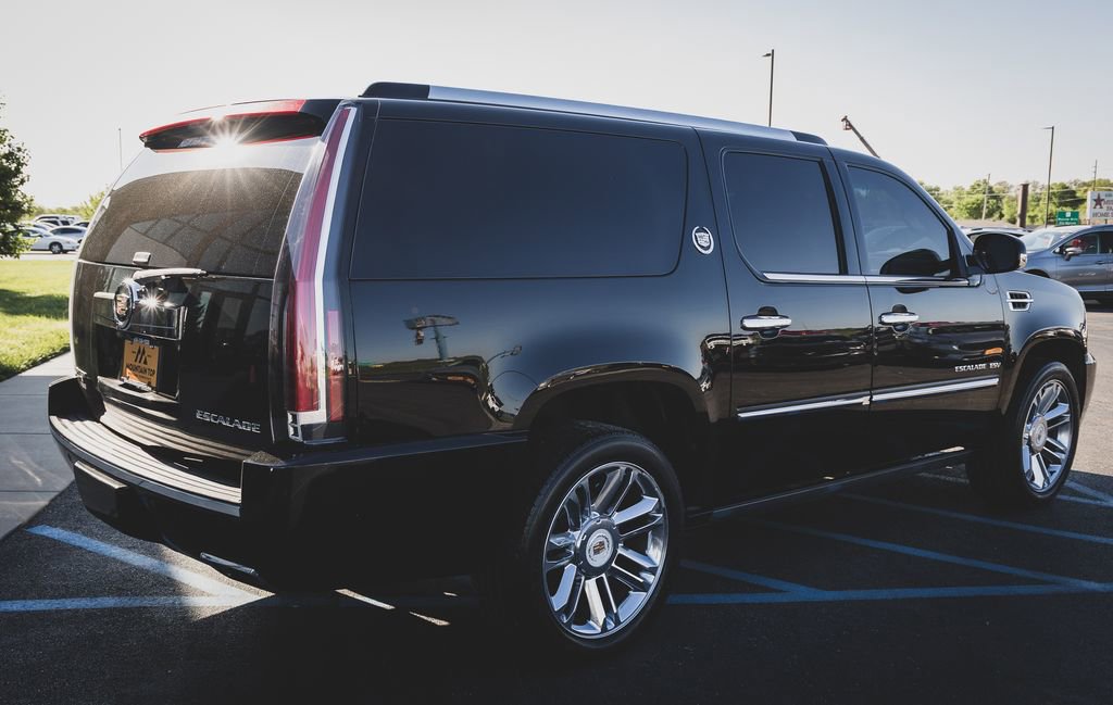 Used 2013 Cadillac Escalade ESV Platinum image 11