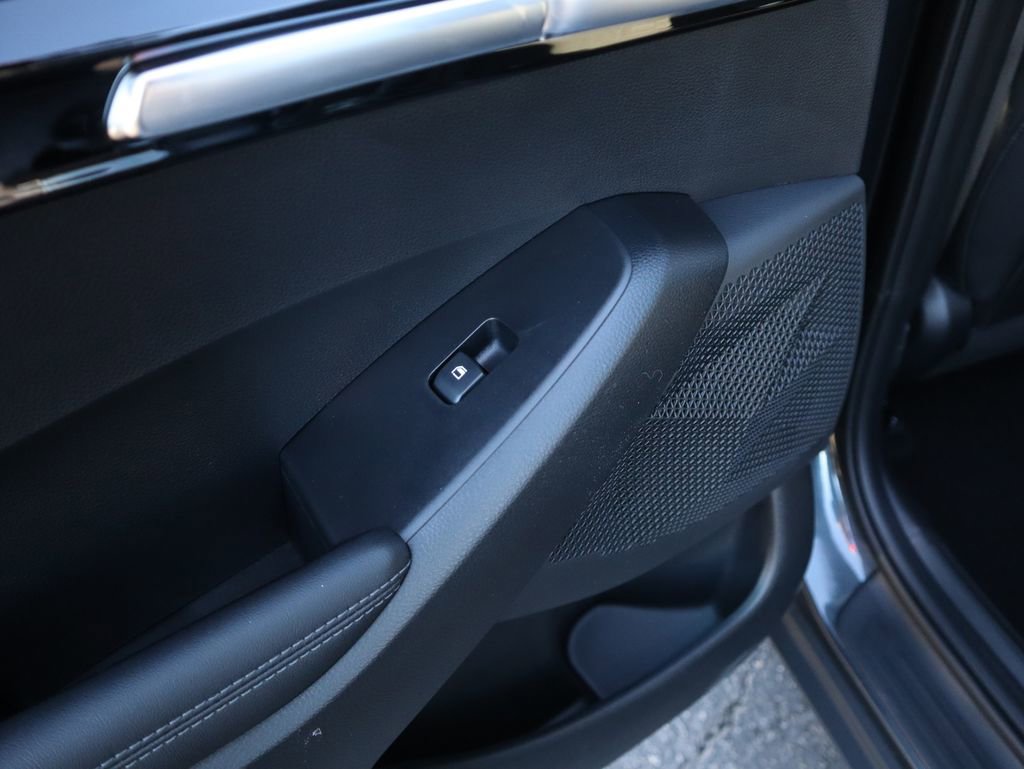 New 2026 Kia Seltos S FWD image 11