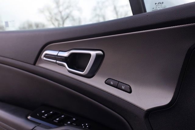 Used 2023 Kia Sportage SX image 22