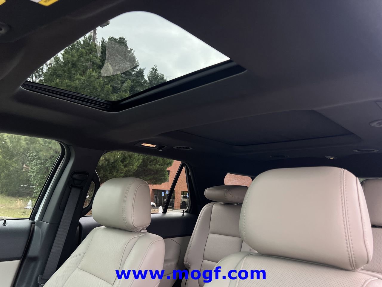 Used 2015 Ford Explorer Limited w/ Equipment Group 301A FWD image 14