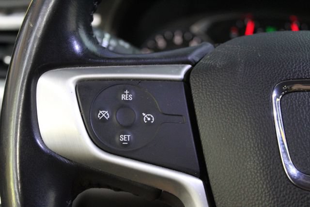Used 2018 GMC Acadia SLT AWD/4WD image 16