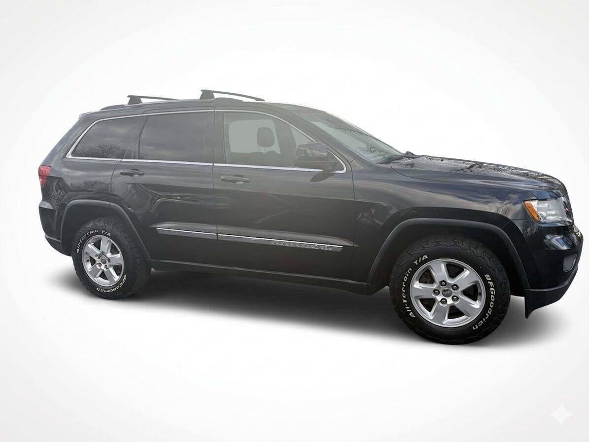 Used 2013 Jeep Grand Cherokee Laredo w/ Laredo E Group AWD/4WD image 4
