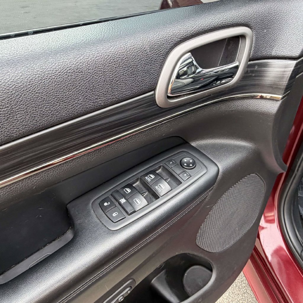 Used 2019 Jeep Grand Cherokee Limited X AWD/4WD image 16
