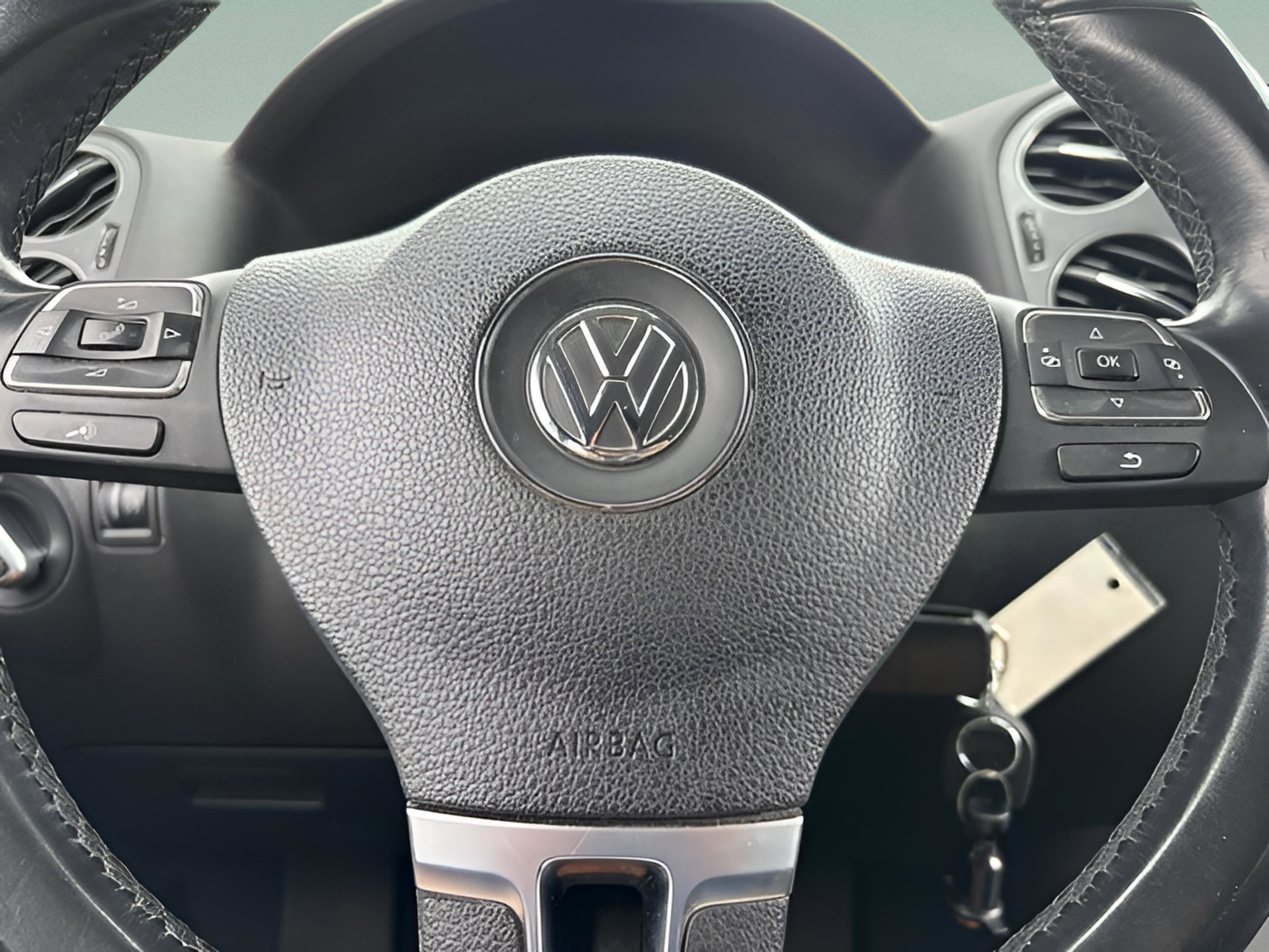 Used 2013 Volkswagen Tiguan S image 20