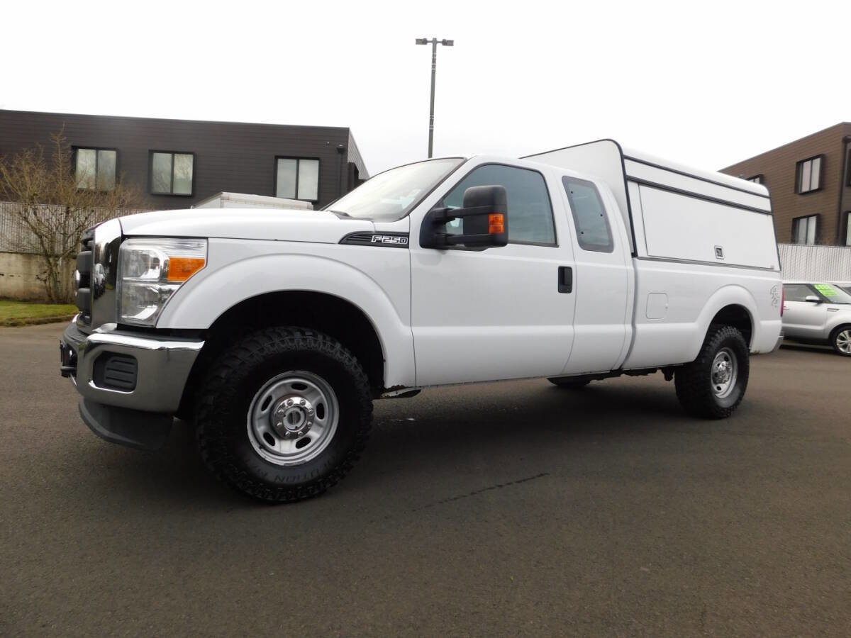 Used 2016 Ford F250 XL w/ XL Appearance Package AWD/4WD image 4