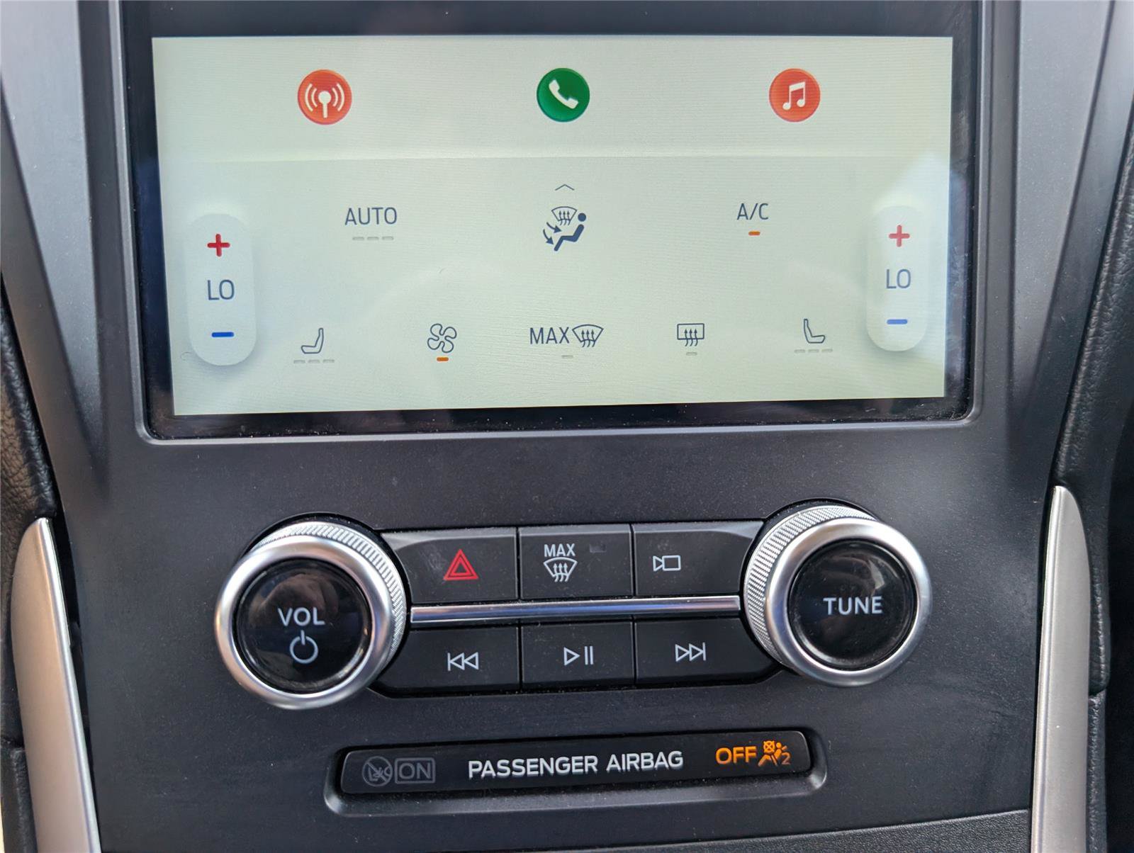 Used 2024 Ford Edge SEL AWD/4WD image 14