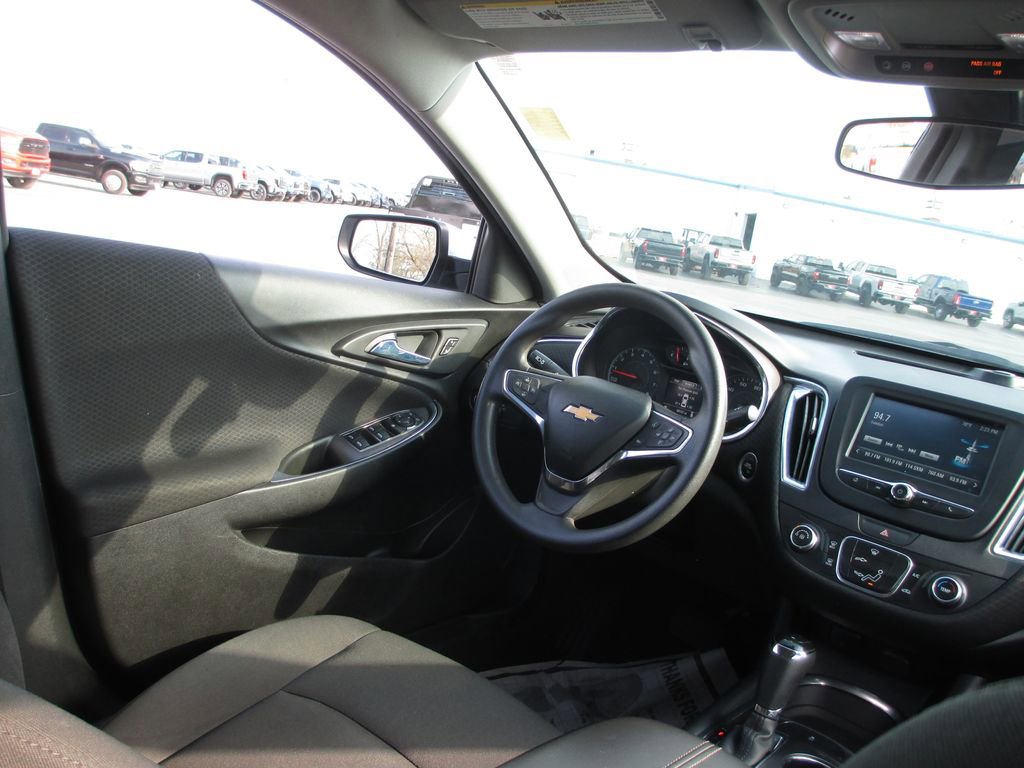 Used 2018 Chevrolet Malibu LT image 21