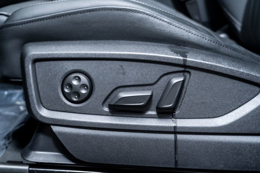 Used 2024 Audi Q5 e Premium Plus w/ Premium Plus Package image 26