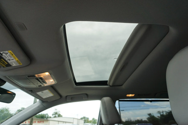 Used 2019 Toyota Highlander XLE FWD image 18
